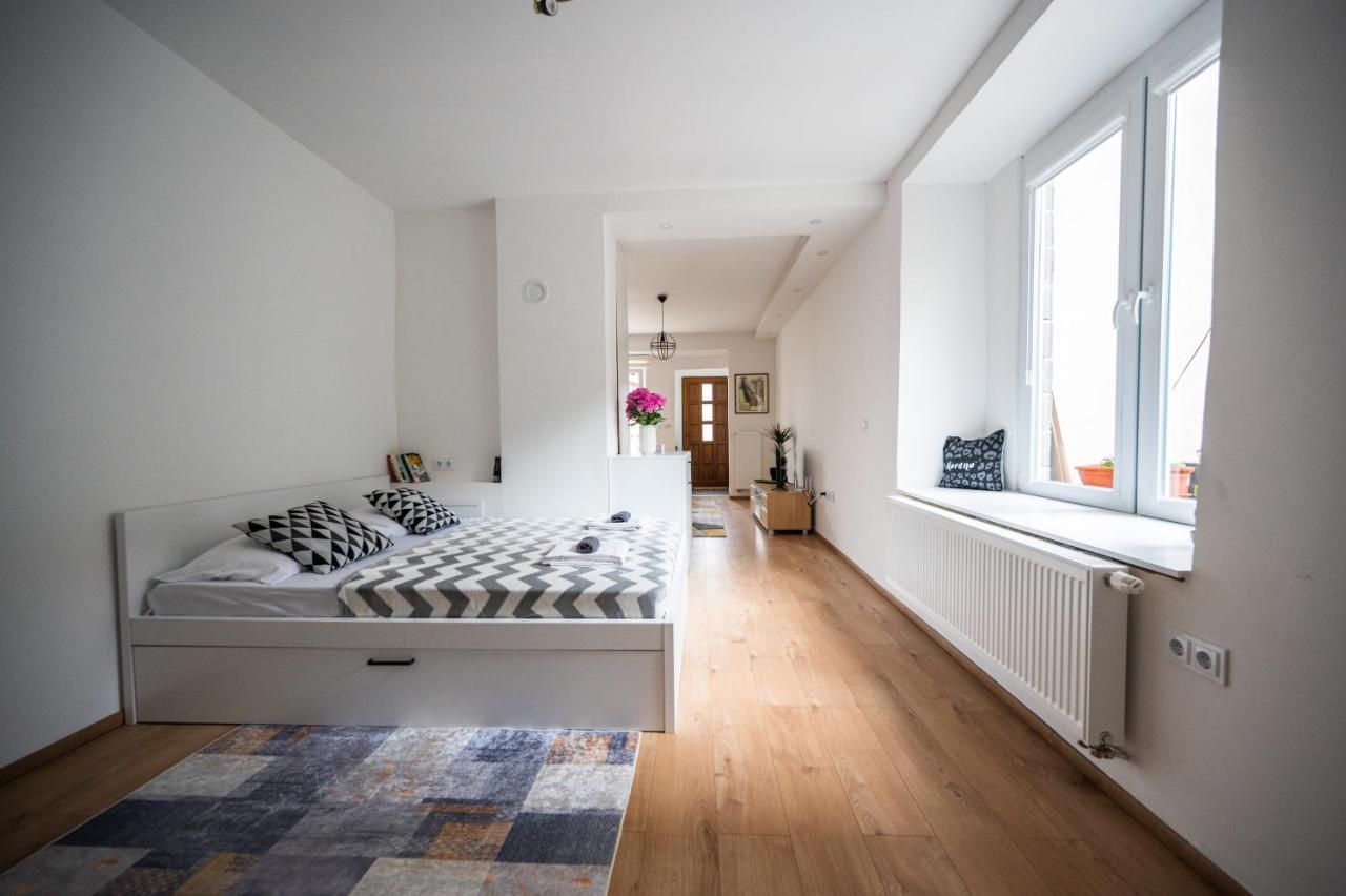 Modern Studio Apartment In The Old Town サラエヴォ エクステリア 写真