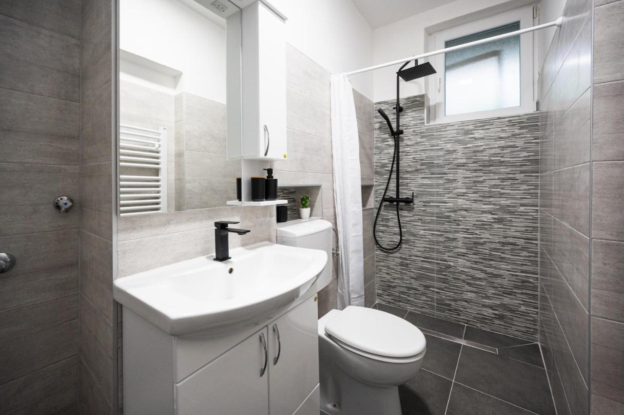 Modern Studio Apartment In The Old Town サラエヴォ エクステリア 写真