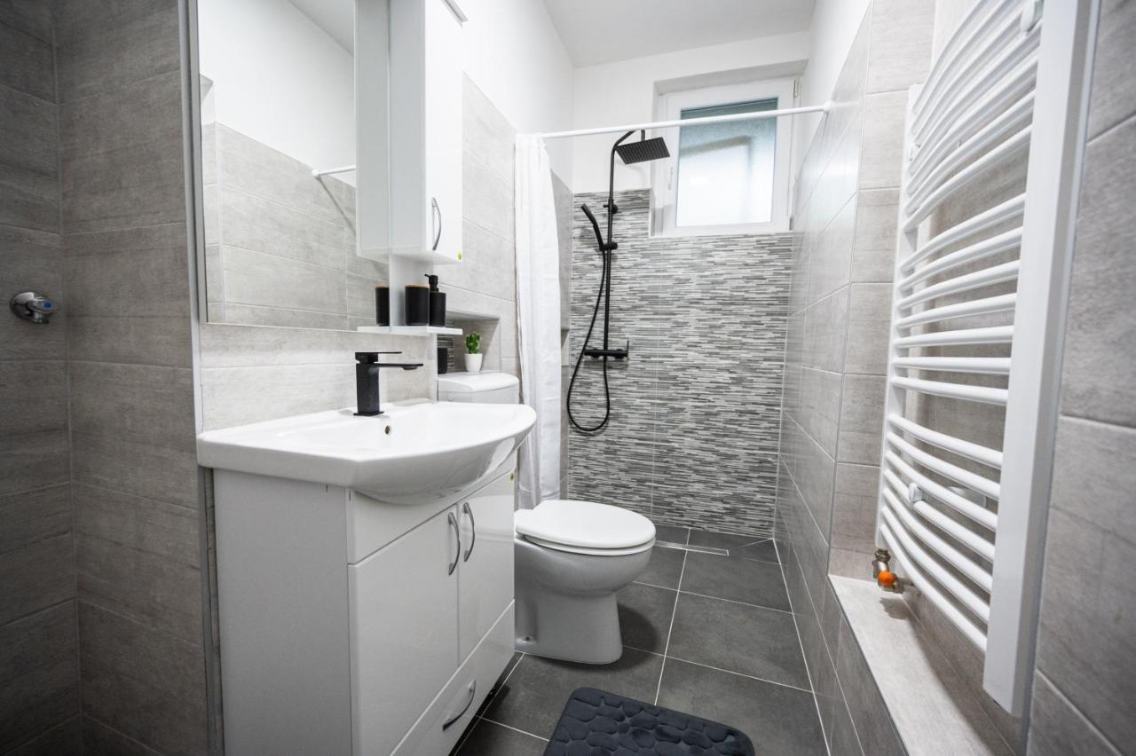 Modern Studio Apartment In The Old Town サラエヴォ エクステリア 写真